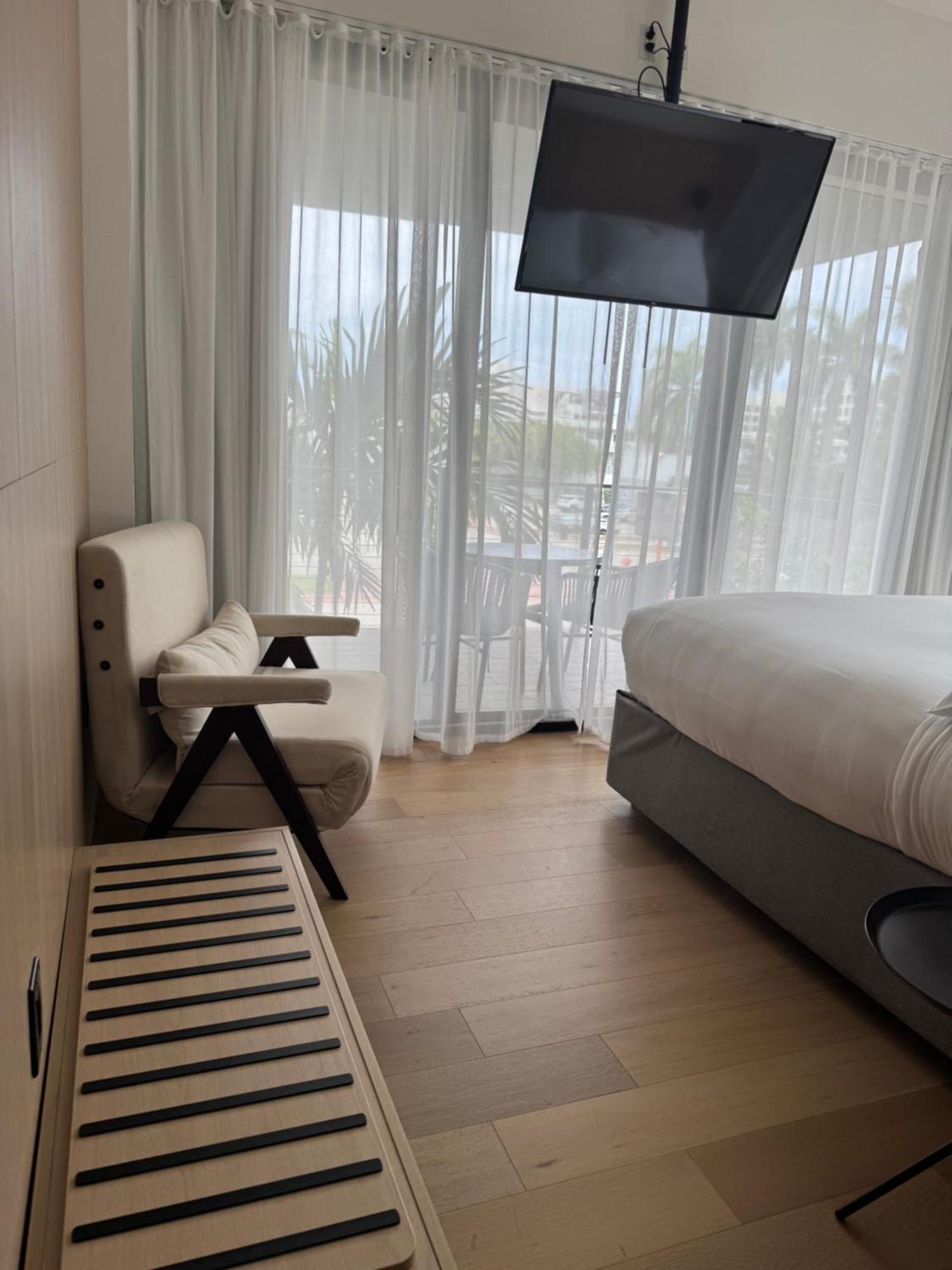 The March Hotel Miami Beach Exterior photo